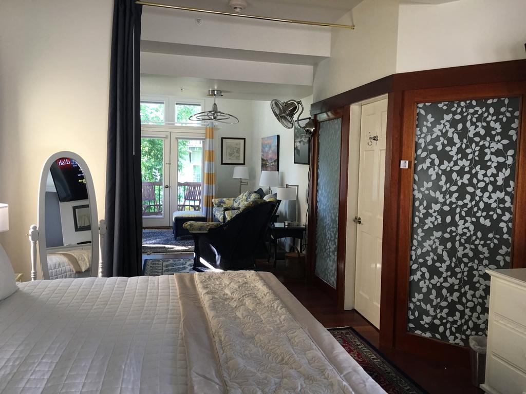 Camden Riverhouse Hotel And Inn Bagian luar foto