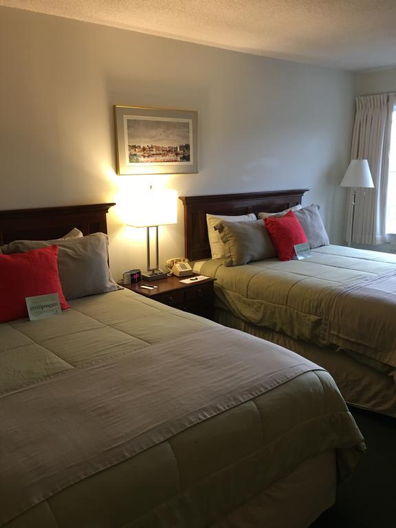 Camden Riverhouse Hotel And Inn Bagian luar foto