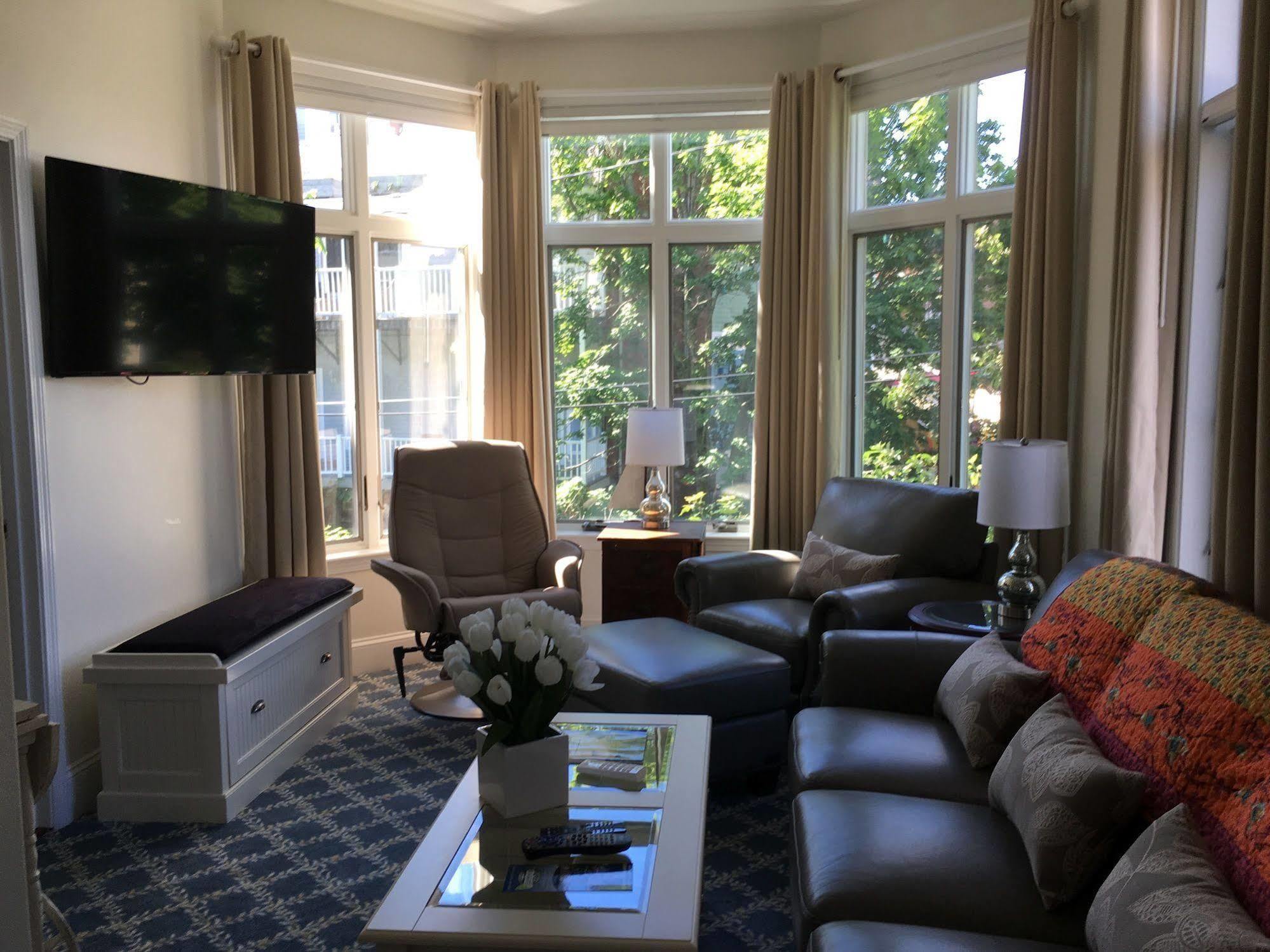 Camden Riverhouse Hotel And Inn Bagian luar foto