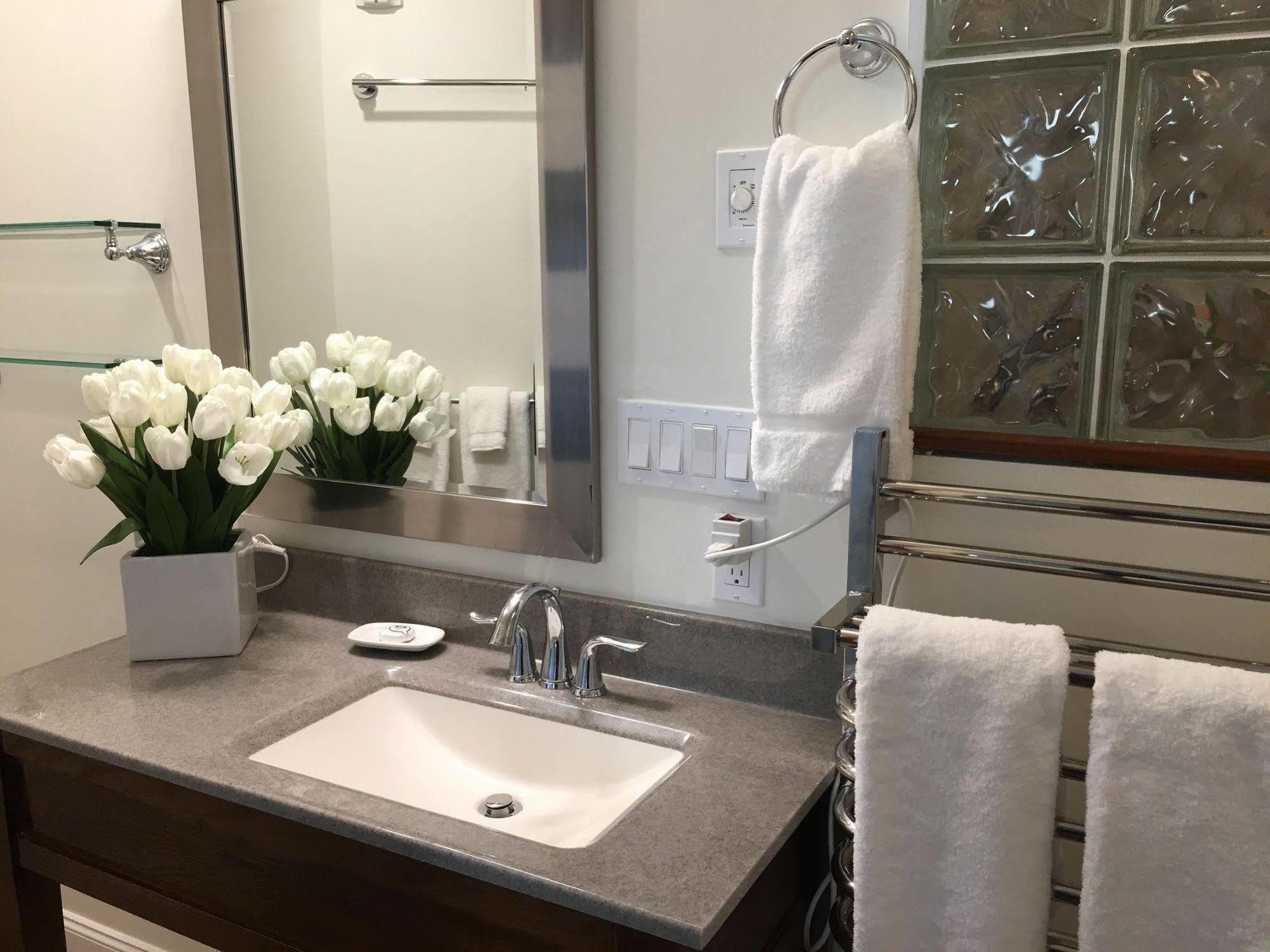 Camden Riverhouse Hotel And Inn Bagian luar foto